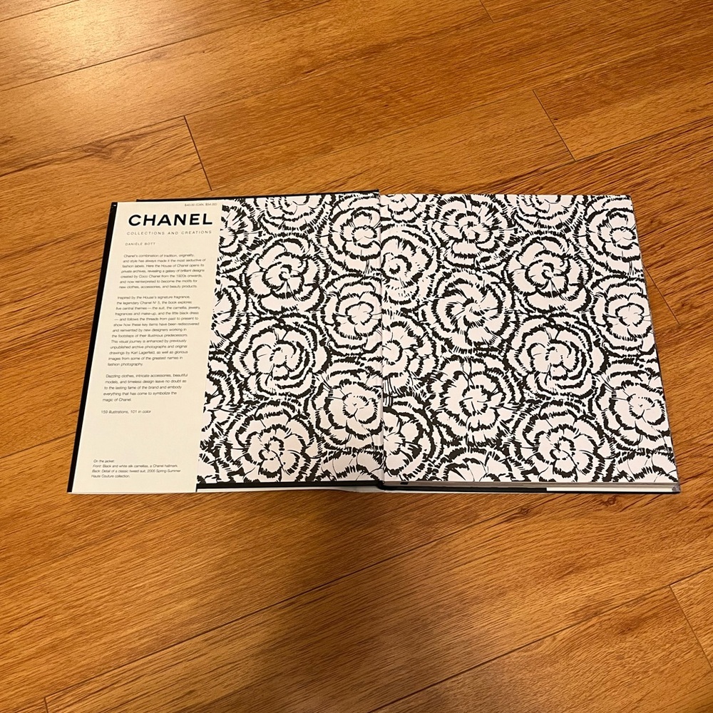 Chanel large hardcover book decor - Picture 2 of 3